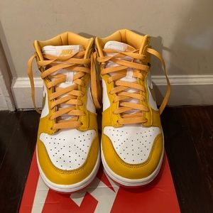 W Nike Dunk High Championship Gold